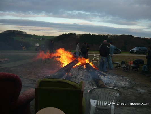 ../Images/osterfeuer291.jpg