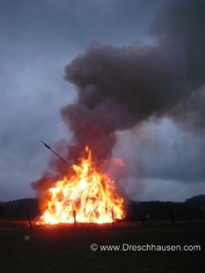 ../Images/osterfeuer393.jpg