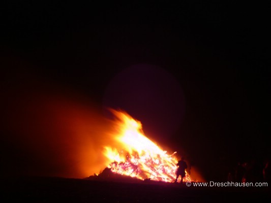 ../Images/osterfeuer414.jpg